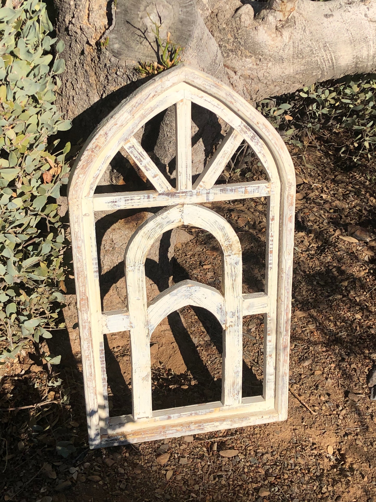 RUSTIC ARROW WINDOW PANE