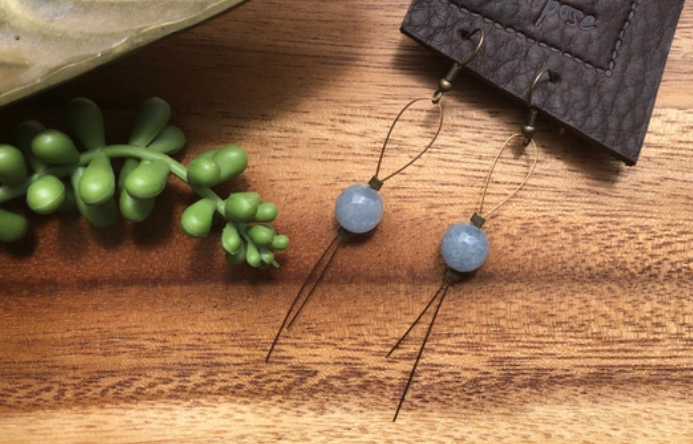 SIMPLE WIRED EARRINGS