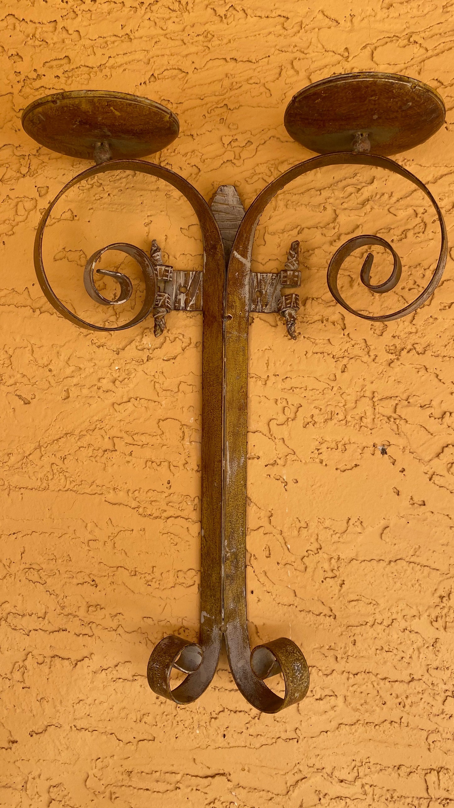 OLD WORLD INSPIRED METAL CANDLE HOLDER