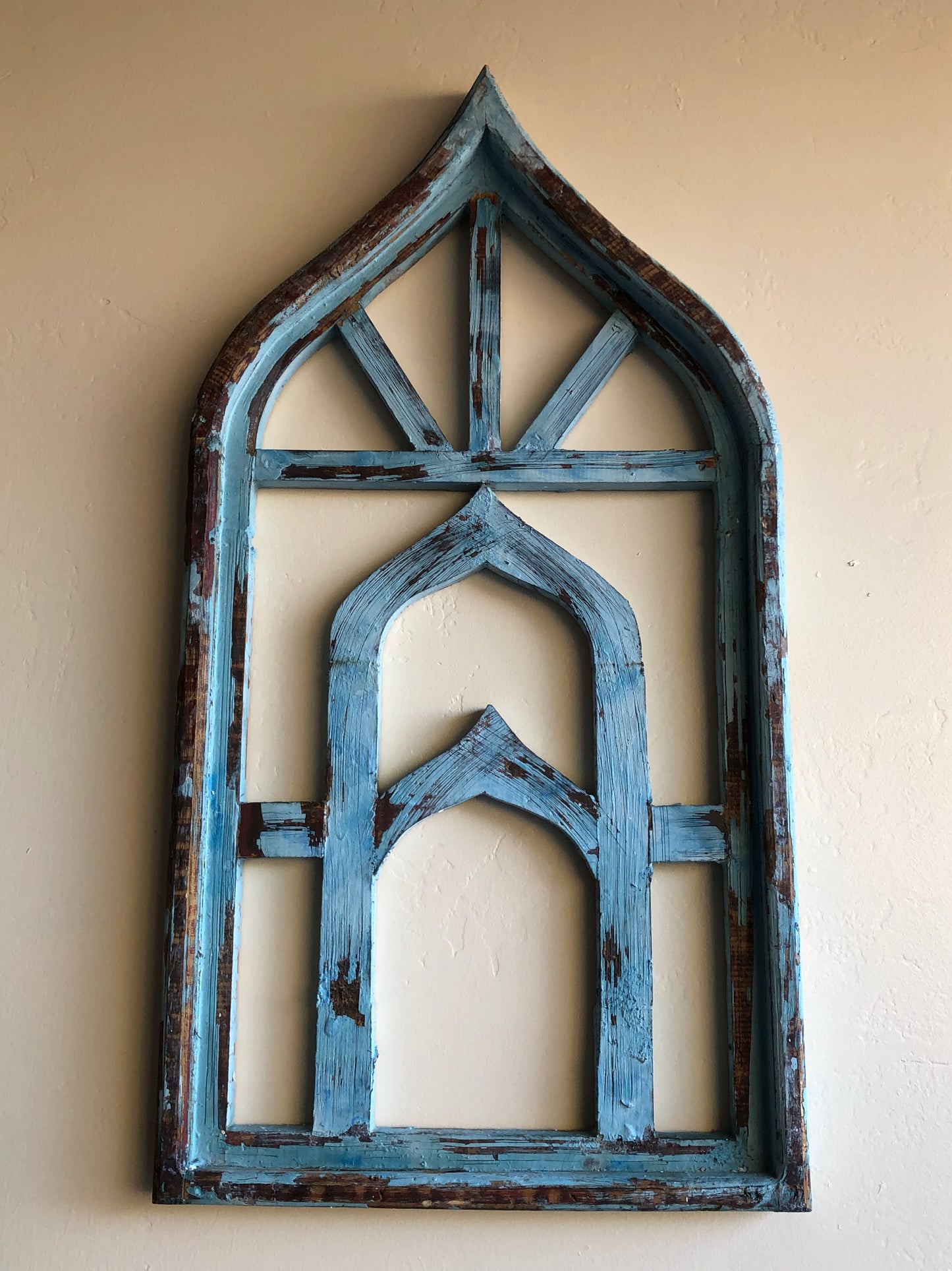 RUSTIC ARROW WINDOW PANE
