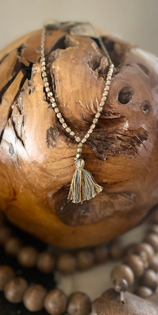 LEON NECKLACE WITH BEADS COTTON TASSEL