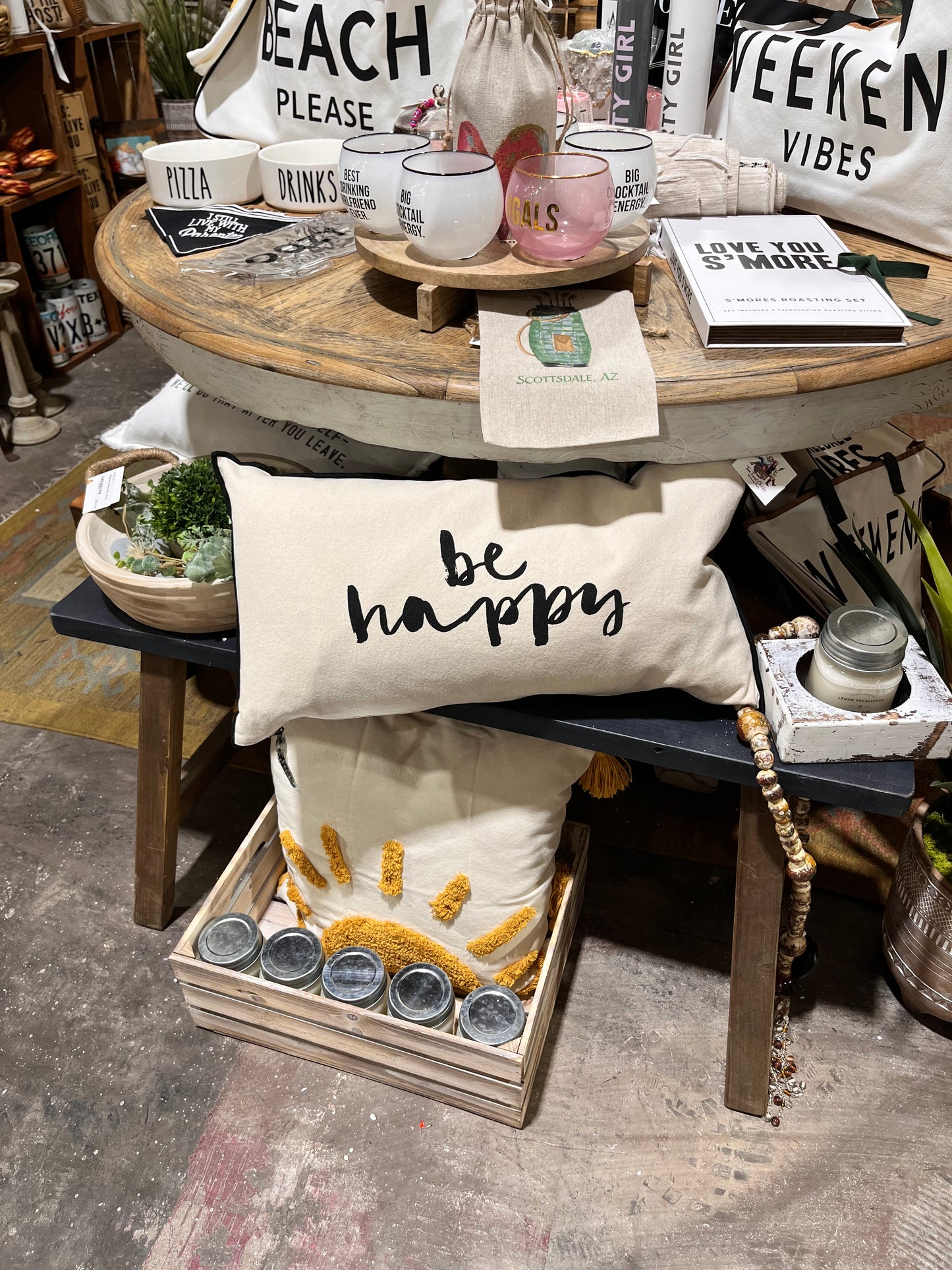 LUMBAR PILLOW - BE HAPPY