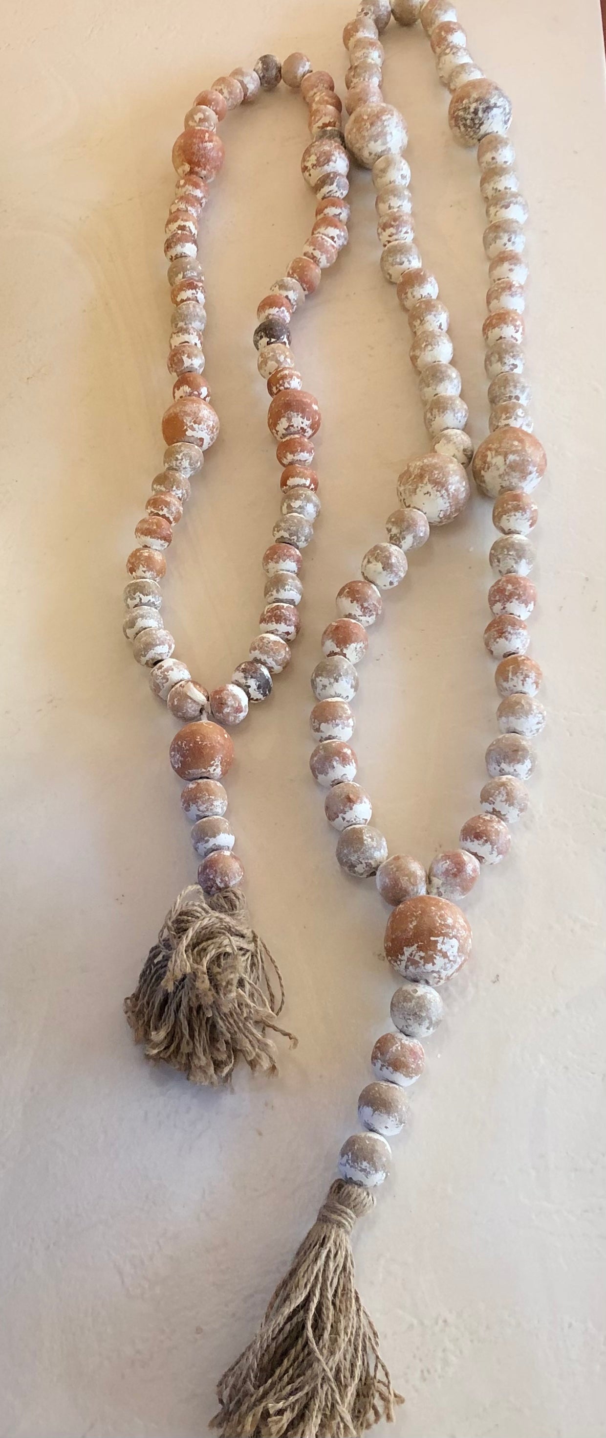 IVORY AND RUST TRINITY CLAY GARLAND BEADS